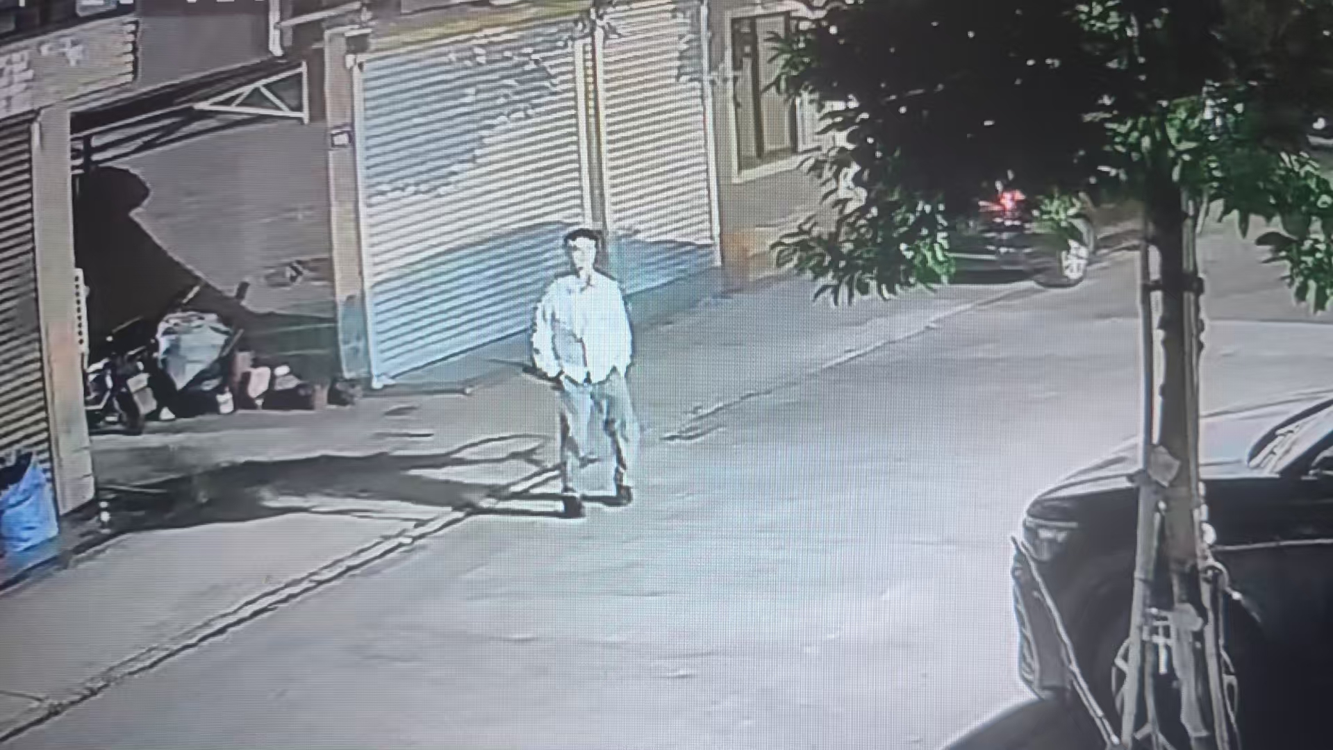 小区深夜惊现“开锁高手”，有点唏嘘也有点感慨